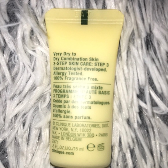 Clinique dramatically different moisturizer - Picture 5 of 7